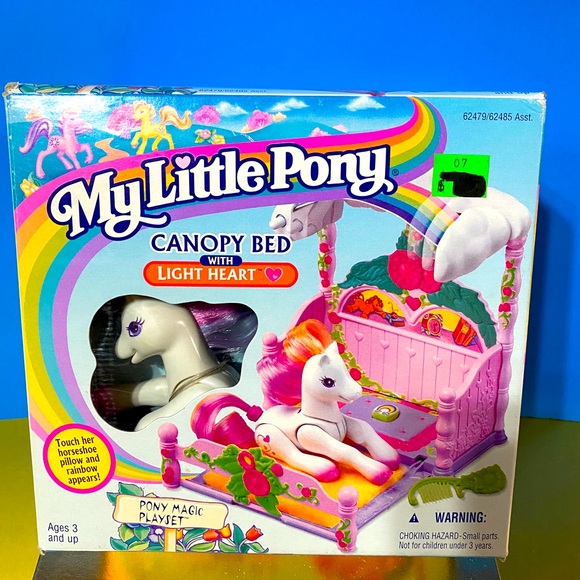 MY LITTLE PONY G2 VINTAGE 1997 CANOPY BED WITH LIGHT HEART PONY MAGIC PL… - Picture 2 of 16